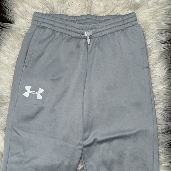 Trendy Under Armour Joggers - Picture 2 of 5